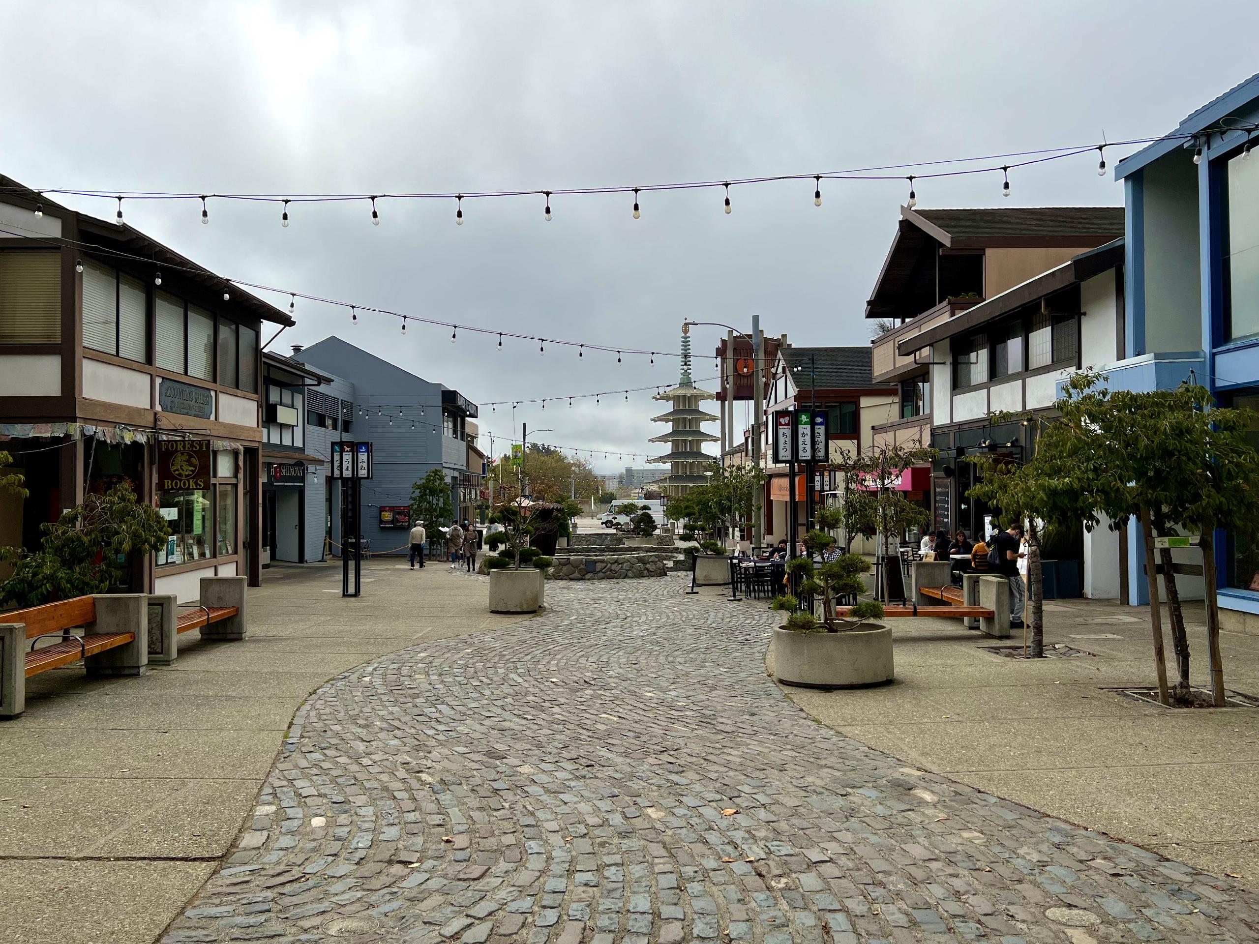 Buchanan Street Pedestrian Alley